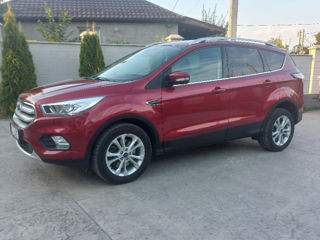 Ford Kuga foto 1