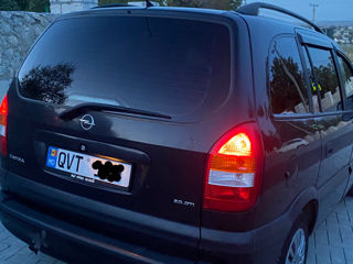 Opel Zafira foto 2