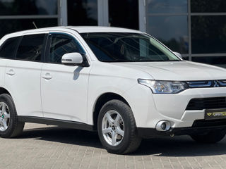 Mitsubishi Outlander фото 3