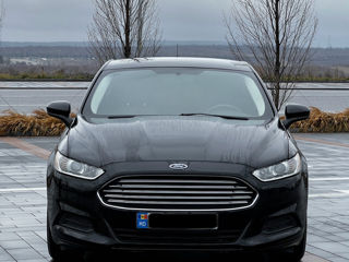 Ford Fusion foto 2