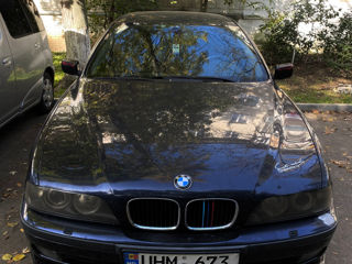 BMW 5 Series foto 3