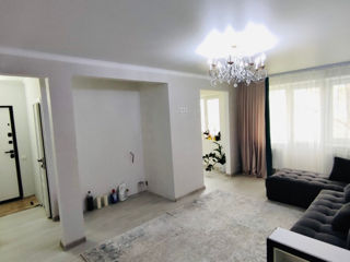 Apartament cu 3 camere,  9 cartier,  Bălți,  Bălți mun. foto 3