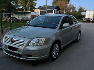 Toyota Avensis foto 1