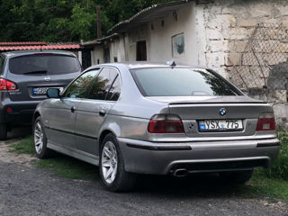 BMW 5 Series foto 2