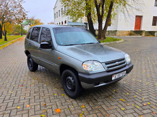 Chevrolet Niva foto 3