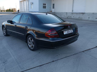 Mercedes E-Class foto 2