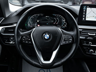 BMW 5 Series foto 10