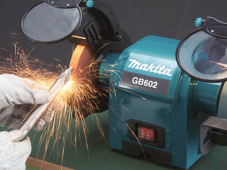 Polizor de Banc Makita GB602