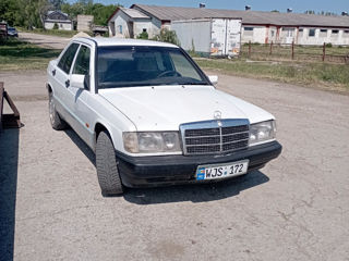 Mercedes 190 foto 9