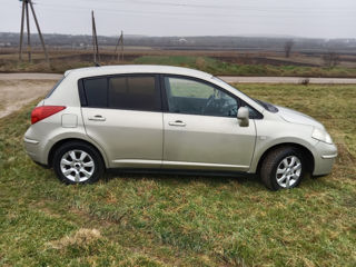 Nissan Tiida foto 10