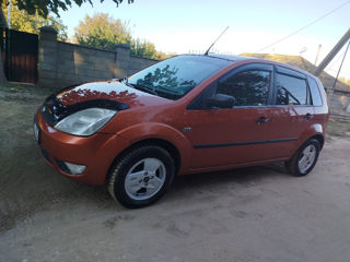 Ford Fiesta foto 3