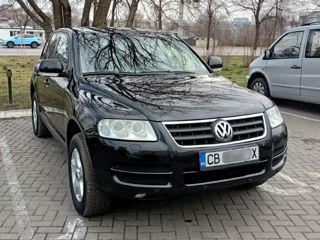 Volkswagen Touareg foto 1