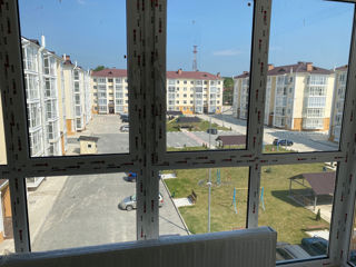 Apartament cu 2 camere, 62 m², Molodova, Bălți foto 2