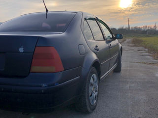 Volkswagen Jetta foto 2