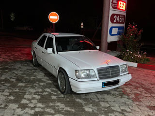 Mercedes Series (W124)