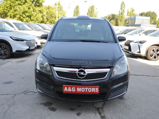 Opel Zafira foto 2