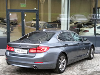 BMW 5 Series foto 4