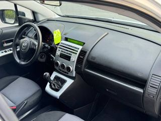 Mazda 5 фото 8