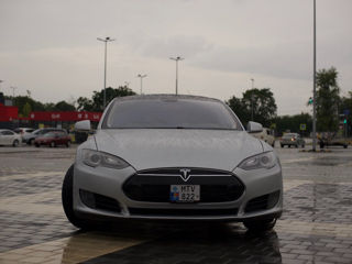 Tesla Model S foto 2