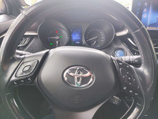 Toyota C-HR foto 4