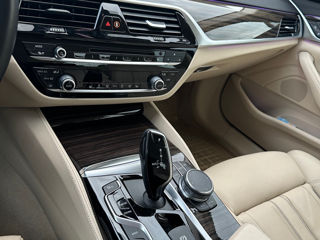 BMW 5 Series foto 3