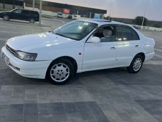 Toyota Carina foto 2