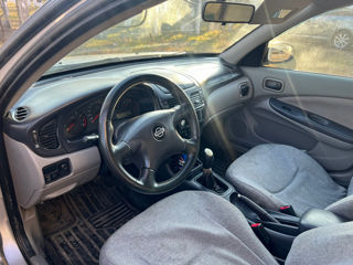 Nissan Almera foto 3