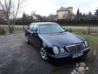 Mercedes E Class foto 2