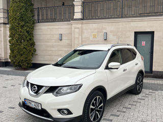 Nissan X-Trail foto 2