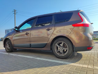 Renault Grand Scenic foto 3