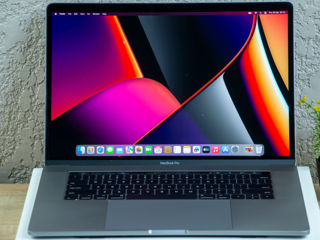 Macbook Pro 15/ Core I7 7820HQ/ 16Gb Ram/ Radeon Pro 560/ 500Gb SSD/ 15.4" Retina!! foto 2