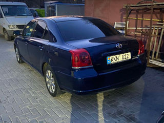 Toyota Avensis foto 2