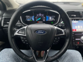 Ford Fusion foto 16