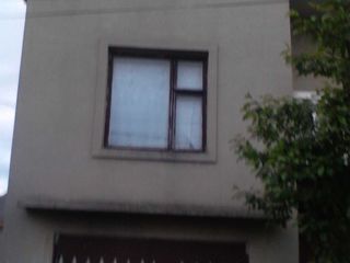 Se vinde casa cu 2 etaje la ciorescu- chisinau    cu fintina,sarae si o casoae (vremeanca),in ograda foto 4