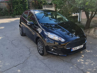 Ford Fiesta foto 10