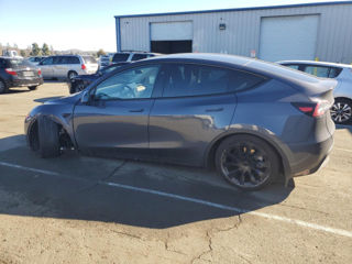 Tesla Model Y foto 4