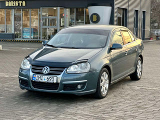 Volkswagen Jetta foto 5