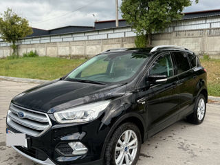 Ford Kuga foto 1