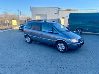 Opel Zafira foto 3