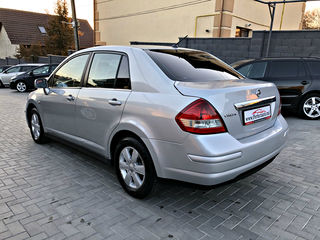 Nissan Tiida foto 4