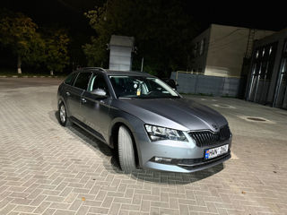 Skoda Superb foto 4