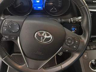 Toyota Auris foto 8