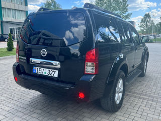 Nissan Pathfinder foto 3