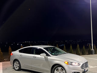 Ford Fusion foto 2