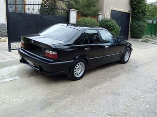 BMW 3 Series foto 5