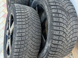 Продам зимнюю резину michelin 255/55 r19 без дисков