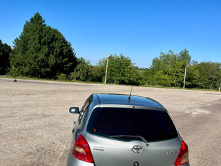 Toyota Yaris foto 3