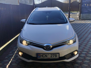 Toyota Auris foto 2