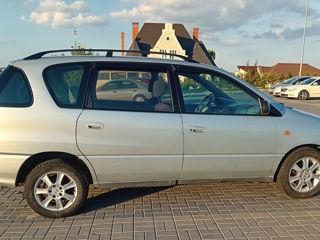 Toyota Picnic foto 2