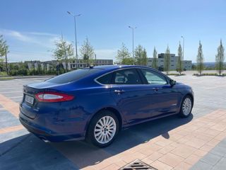 Ford Fusion foto 2